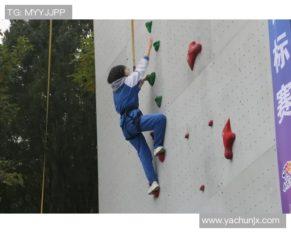 重庆攀岩队团队协作探秘:如何在高空中携手共进挑战极限 重庆攀岩队团队协作探秘:如何在高空中携手共进挑战极限